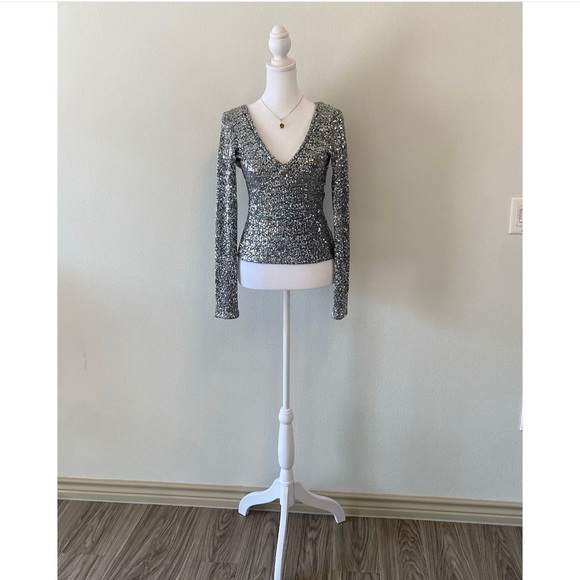 NWT Zara Sparkly Sequin Long Sleeve Top. Size Medium. - Picture 5 of 5